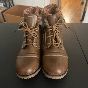 Cozy Brown Lace-Up Boots with Knit Cuffs